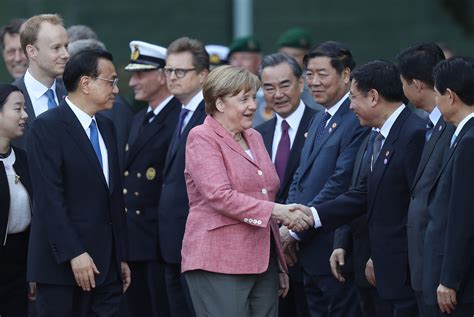 Body Language Angela Merkel 的图像结果