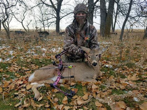 More women are taking a shot at hunting as overall interest slips | MPR ...
