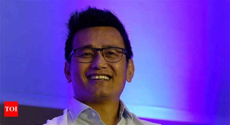 Bhaichung Bhutia joins Mothers Against Vaping cause to combat promotion ...