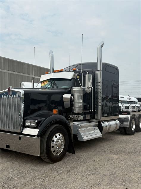 2022 Kenworth W900 - Financing | Rockwood Truck Sales