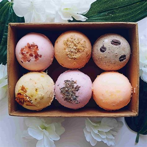 Aaranyam | Bath Bomb - Rose petals, Coffee, Callandulla, Oats, Pink ...