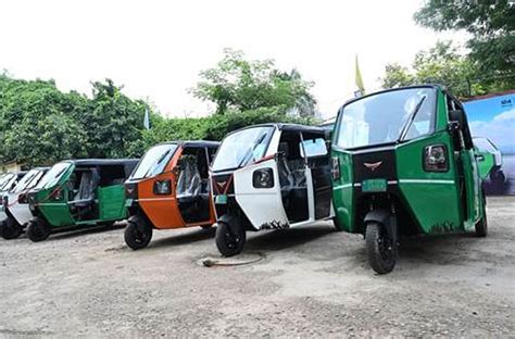 Montra electric showcases Super auto and Rhino EV truck at SIAM green ...