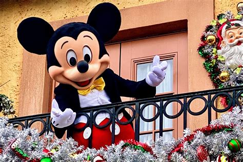 How Long Do The Christmas Decorations Stay Up At Disney World at ...