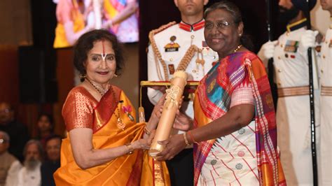 Vyjayanthimala Bali Conferred With Padma Vibhushan By President ...