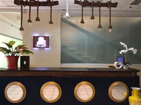 THE NEW VIEW BY ECOTEL (Iloilo City) - Hostel Reviews, Photos, Rate ...