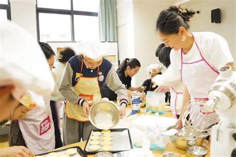 “烘”享美味，“焙”感幸福 --金湾校中学部家校合作系列项目课程：烘焙课 - 学生成长 - 金融街杭州湾学校