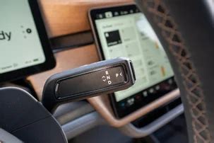 2026 Rivian R1T: 38 Interior Photos | U.S. News