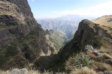 “非洲屋脊”乞力马扎罗山，海拔5895米。