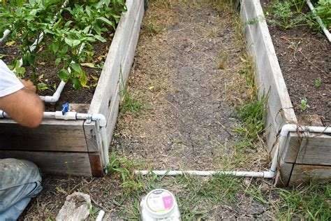 Raised Bed Drip Irrigation Watering System - Drip Irrigation Watering ...