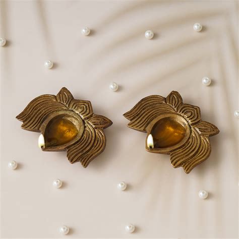 eCraftIndia Set of 2 Traditional Golden Lotus Shaped Brass Diyas