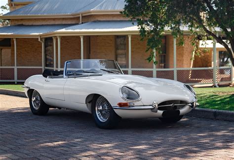 Jaguar E-Type - 1962 Roadster - Vickery Lane