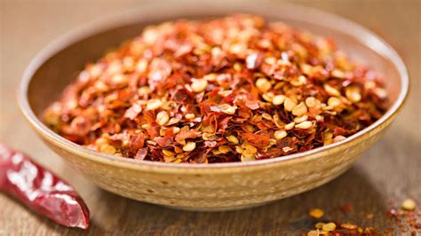 Red Chilli Flakes: आप भी मार्केट से खरीदते हैं चिल्ली फ्लेक्स? घर पर ...