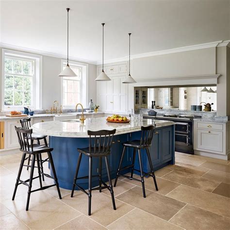 22 Gorgeous Curved Kitchen Island Ideas to Inspire You