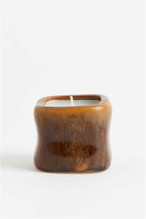 Scented candle in a ceramic holder - Brown - Home All | H&M IN