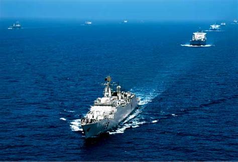 组图：167、887舰领衔 南海舰队进行补给演练-搜狐新闻
