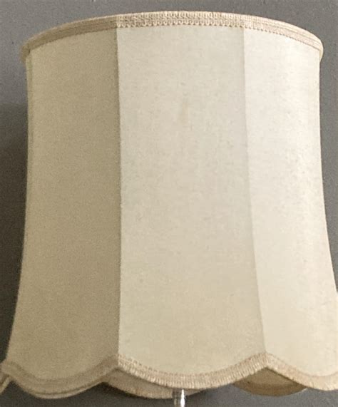 1960s yellowed tulip lamp shade : r/CleaningTips