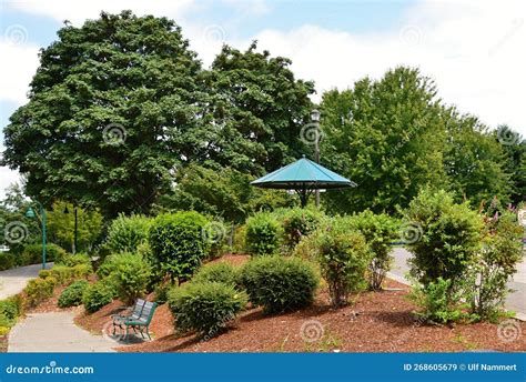 Park at the Willamette River in Salem, the Capital City of Oregon Stock Image - Image of yard ...
