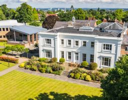Downe House Summer School (Reading, United Kingdom)