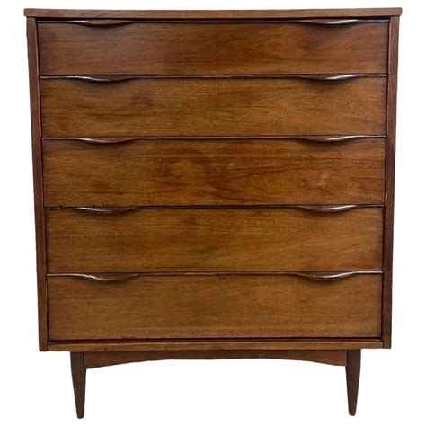 Vintage Mid Century Modern Dressers With Wooden Handles For Sale at ...