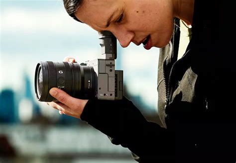 Sony präsentiert FX2 als kompakte Vollformat-Cinema-Kamera zum ...