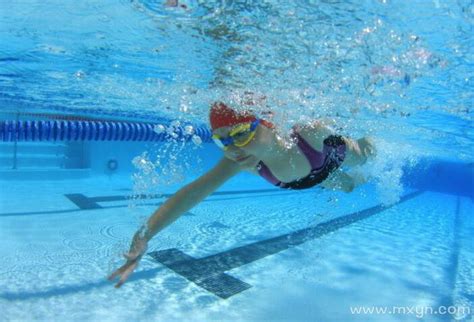 儿童水下游泳高清图片下载-正版图片501328745-摄图网