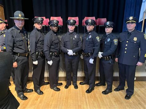 Fall River Police Department welcomes 5 new officers – Fall River Reporter