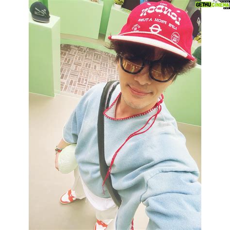 Dong Hyun-bae Wiki, Biography, Age, Photos, Spouse and more