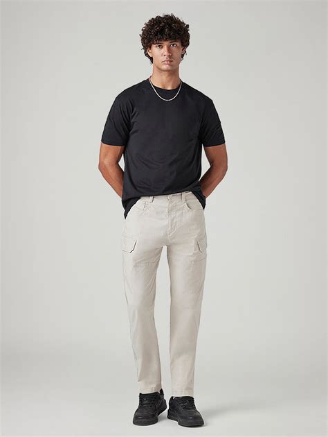 Men's Slim Fit Low Boll Zip Off Commuter Cargo Trousers – Levis India Store