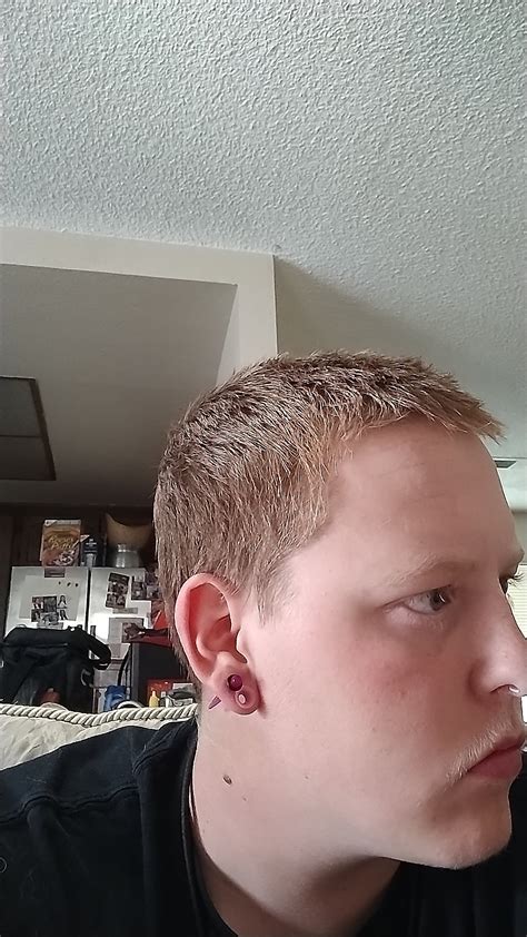 19M Grown out buzz cut : r/malehairadvice