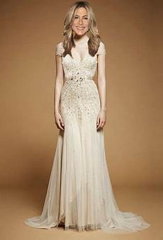 Aniston Wedding Dress by Aniston S Wedding Dress You Decide What She Aniston Wedding Dress
