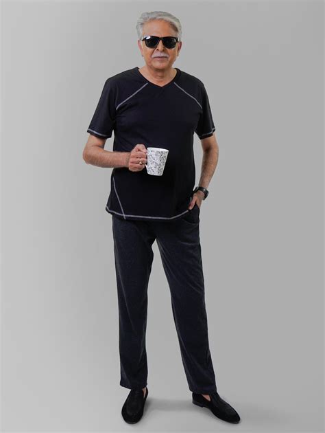 Buy Men's Open Back Premium Cotton Bio Wash Black T-shirt Online – HAXOR