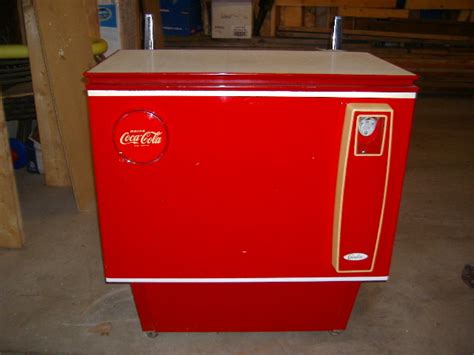 How a Coke Machine Works 的图像结果