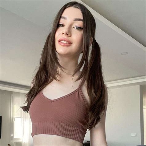 How Old Is Petite Doll(annakissksyuk)? Age, Biography, Adult Creator, Twitter Celebrity, Net ...