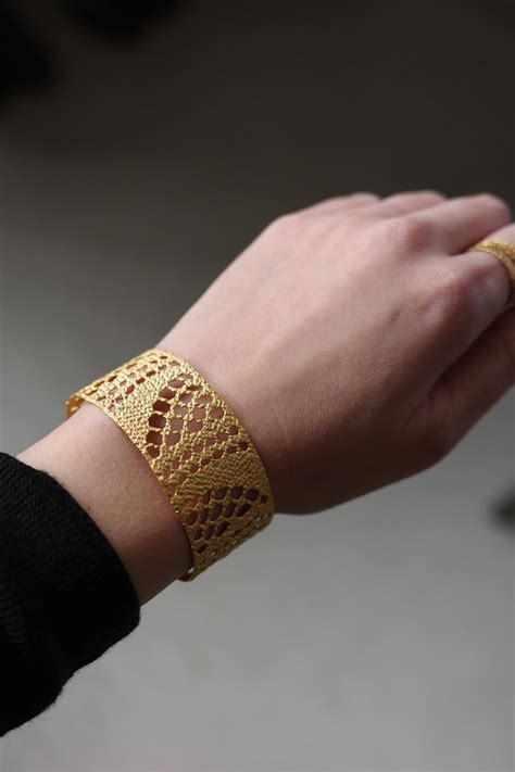 MAISON RUBUS. | genre