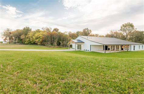 Gallery - The Venue at Roberts Family Farm