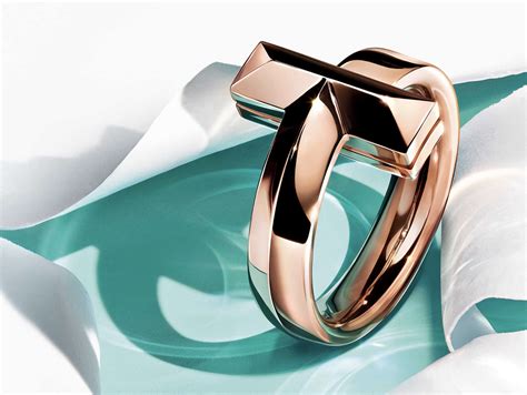 Tiffany HardWear link bracelet in 18k gold, medium. | Tiffany & Co ...