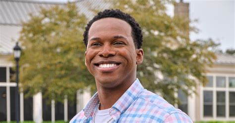 Akono Dixon as Shawn in Spring Breakthrough