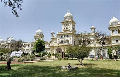 Check Out These Top 10 Most Beautiful College Campuses In India!