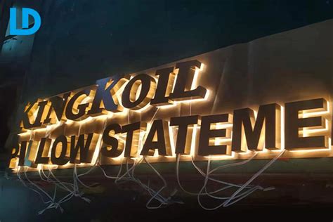 Creative Building Signage 的图像结果