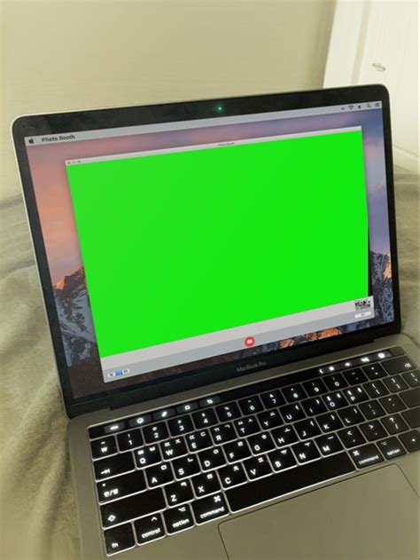 MacBook Green Screen Computer 的图像结果