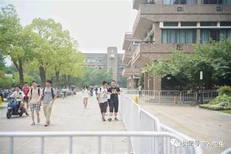 浙江大学，每年自己省内招生约3200人，这三所高中成为最大热门！_腾讯新闻