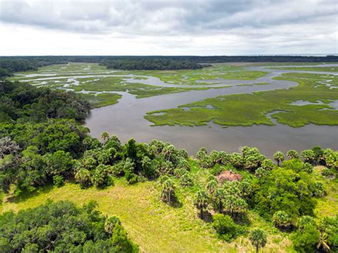 How trash from ancient humans is protecting these coastal islands today ...