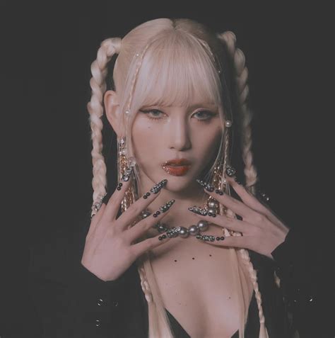 BOOTY - Ash B - LETRAS.COM