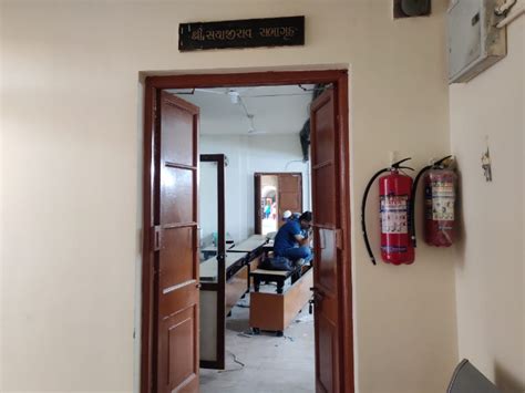 Preparations, auditoriums, political party offices and councilors ...