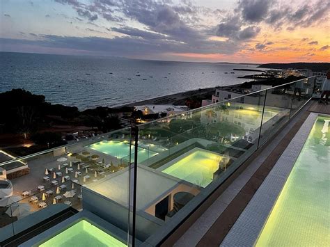 Tui Blue Victoria Menorca Evening Entertainment: Pictures & Reviews ...