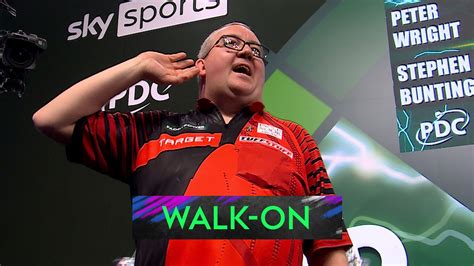 World Masters darts: Stephen Bunting pulls off comeback as Rob Cross ...