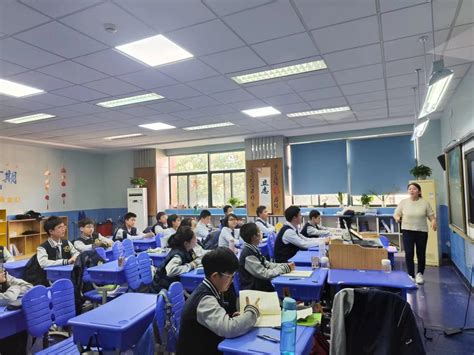 图书馆信息中心-上海外国语大学西外外国语学校高中部学校相册