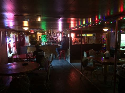 Best Dive Bars of Tennessee — Miles 2 Go