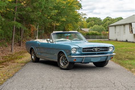1965 Ford Mustang Convertible | Paramount Classic Cars & Trucks
