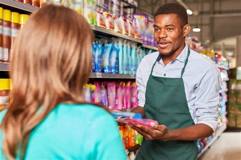 Retail Store Customer Service 的图像结果